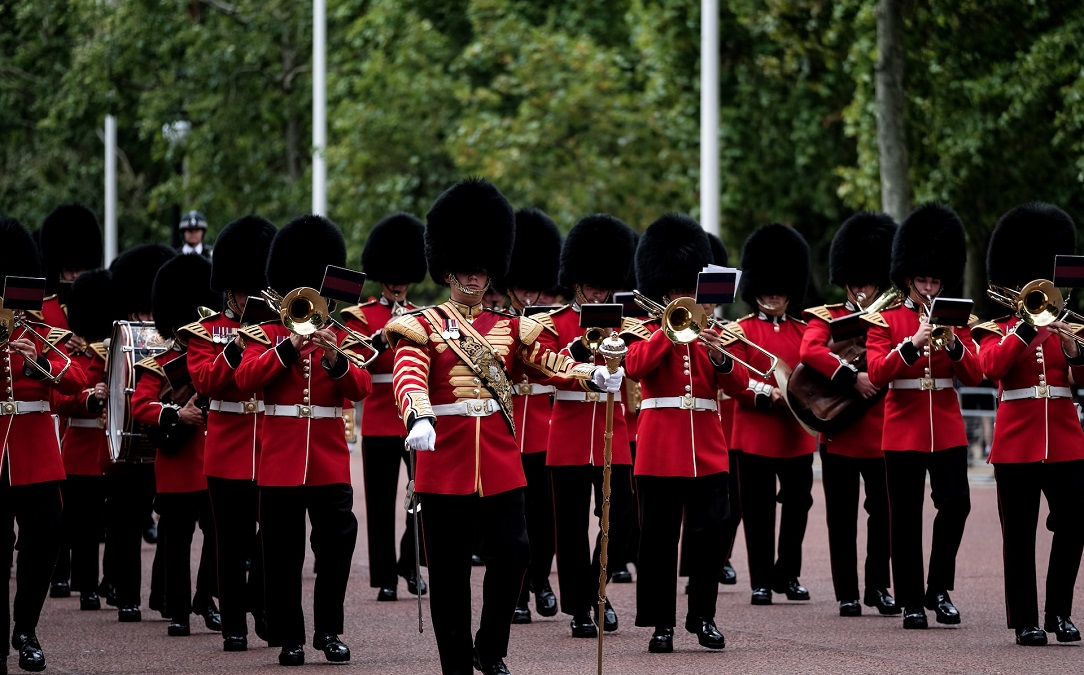 Garde royaux jouant de la musique à Londres
