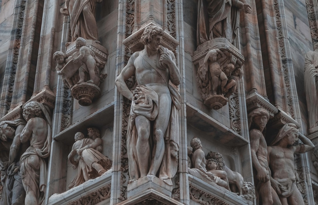 Marble statues, Piazza del Duomo, Milan
