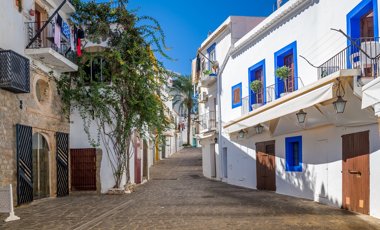 Village et rue à Ibiza