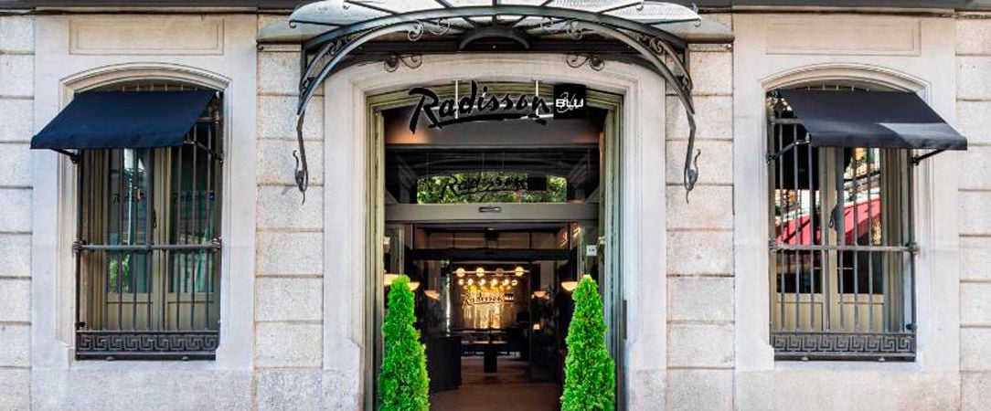Radisson Blu Hotel Madrid Prado ★★★★ - A stylish city break in Madrid’s art district. - Madrid, Spain