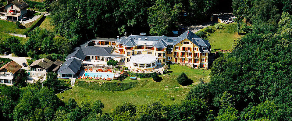 Hôtel les Trésoms Lake and Spa Resort