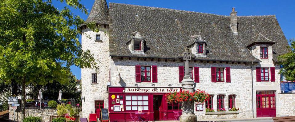 Auberge de la Tour - <b>La semaine des Chefs étoilés</b> : le Chef Renaud Darmanin vous invite ! - Auvergne, France