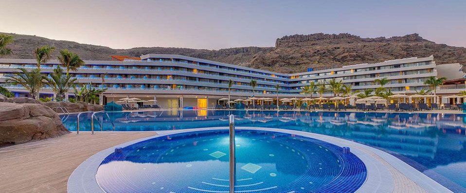 Radisson Blu Resort & Spa Gran Canaria Mogan <span class='stars'>&#9733;</span><span class='stars'>&#9733;</span><span class='stars'>&#9733;</span><span class='stars'>&#9733;</span><span class='stars'>&#9733;</span> - Une adresse étoilée pour des vacances en famille sur l’île de Grande Canarie. - Grande Canarie, Espagne