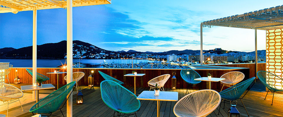 Aguas de Ibiza Lifestyle & Spa Hotel ★★★★★ - Cinq étoiles à la vue d’exception à Ibiza. - Ibiza, Espagne
